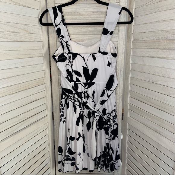 Speechless Floral Print Black and White A Line Mini Sundress Juniors Small - Picture 3 of 11